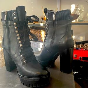 Vince Camuto size 6 VC-Ermania  Black Lace up.  Worn Once.